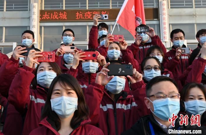 石家庄民众送别最后一批援冀医疗队
