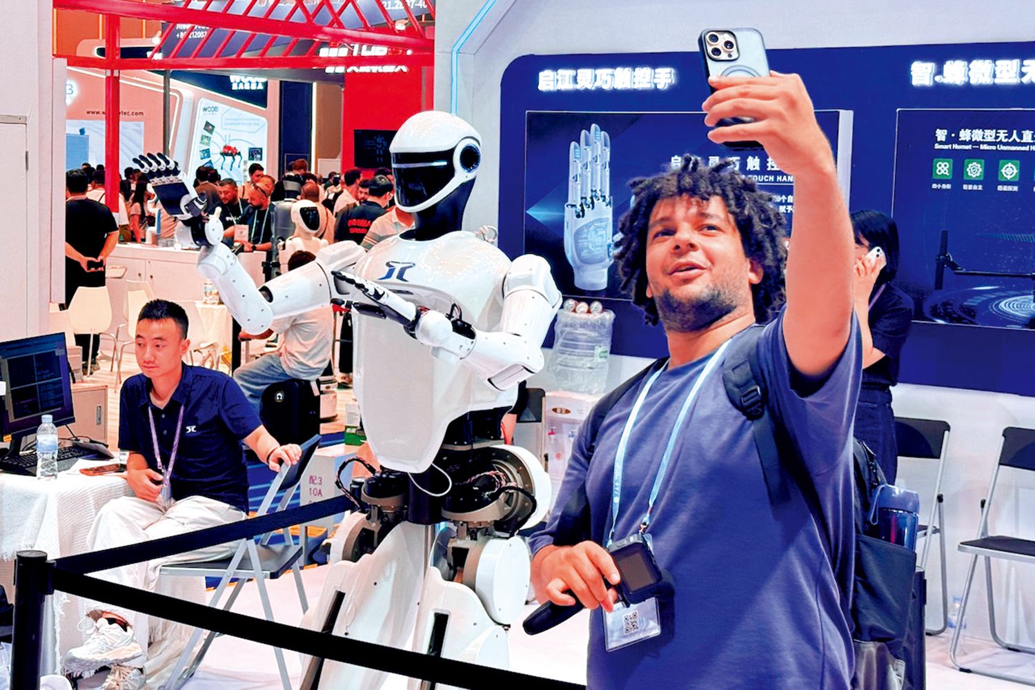 廣交會機器人紅火 機械手僅賣10萬