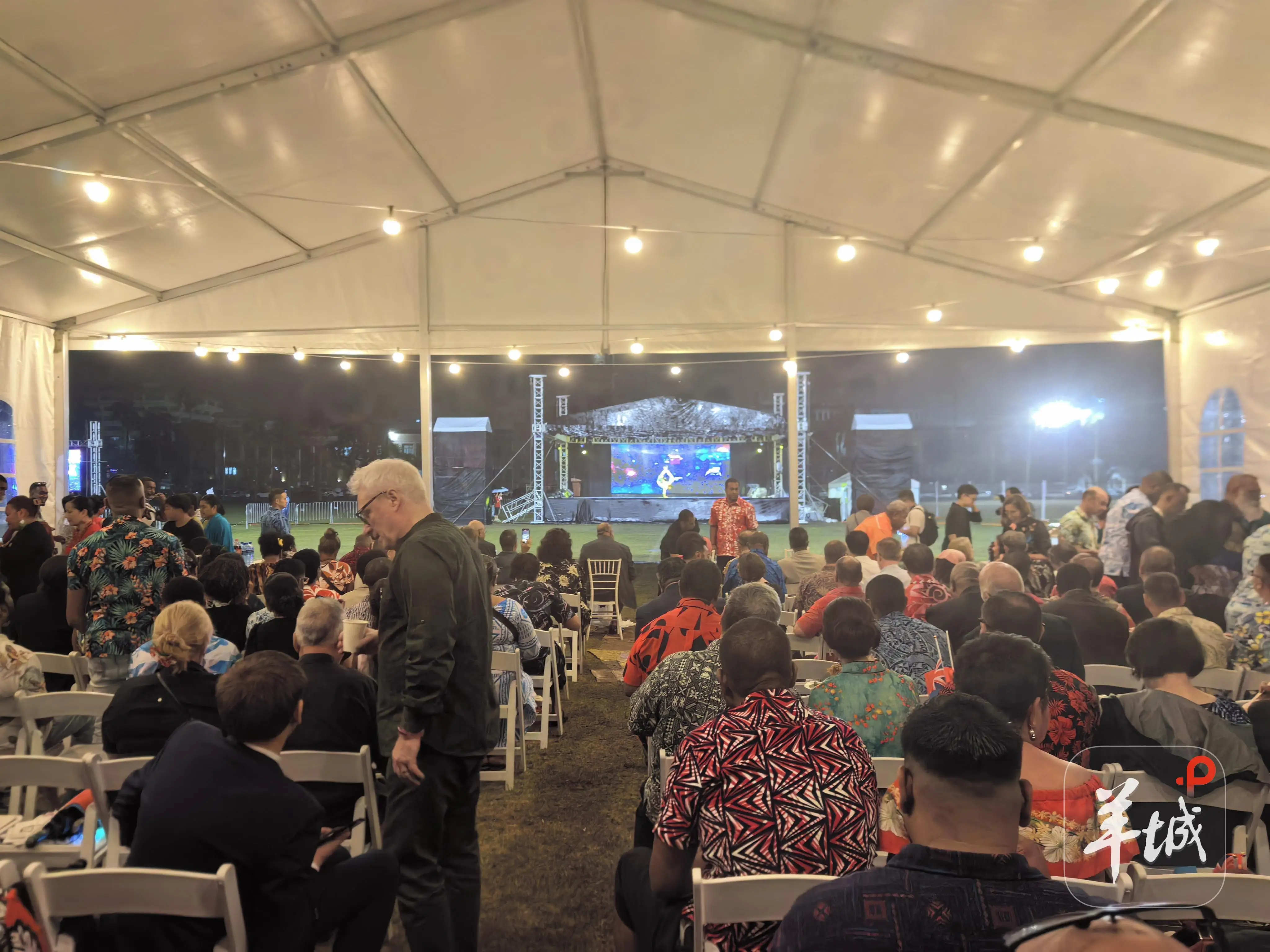 Guangdong Arts Troupe performs in Fiji to celebrate 76th anniversary of the founding of PRC and 50th anniversary of China–Fiji diplomatic relations