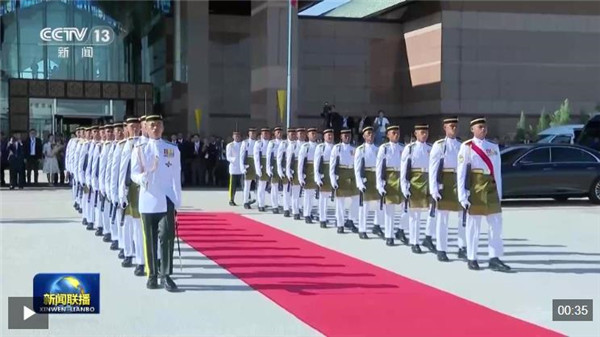 李强赴吉隆坡出席东亚合作领导人系列会议